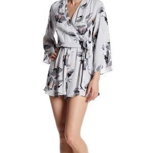 ASTR SURPLICE FLORAL ROMPER!!!